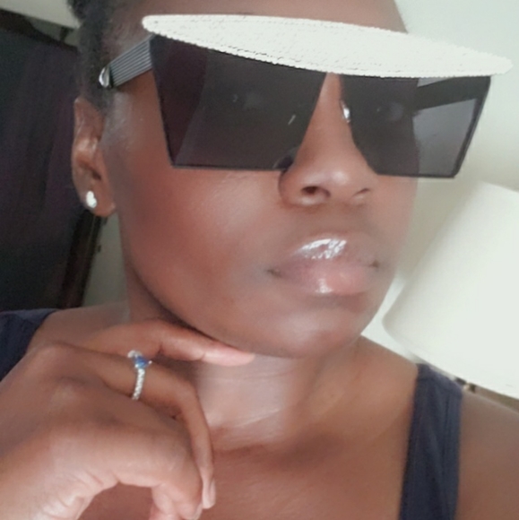 Bling Sunglasses - Picture 2 of 3